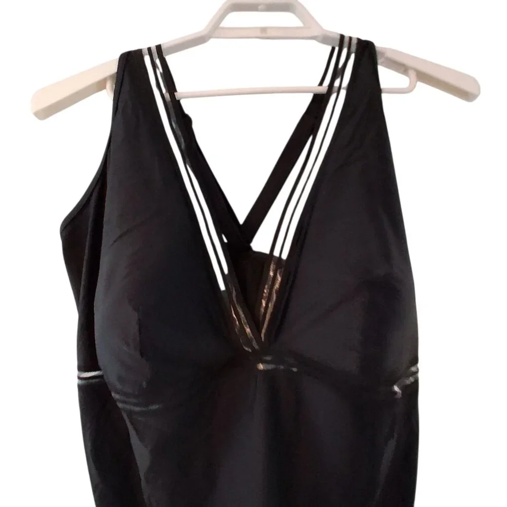 Torrid swimsuit 5x  Wireless elastic inset one piece black